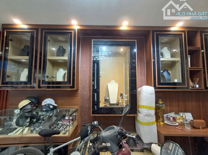 BÁN NHÀ MẶT PHỐ LẠC LONG QUÂN, TÂY HỒ. 30M2 5T MT 4M GIÁ 18 TỶ- . SIÊU PHẨM MẶT PHỐ TÂY - 1