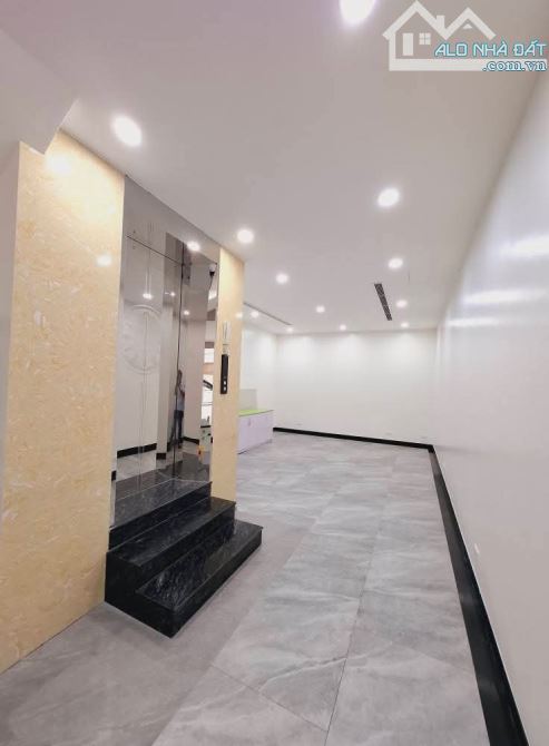 Bán nhà mặt phố Bạch Thái Bưởi Văn Quán diện tích 90m2x 6 tầng MT 4.5m giá 26.8 tỷ - 1
