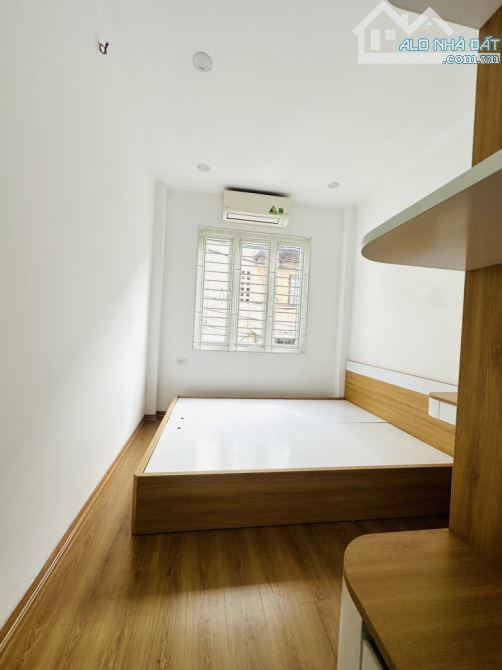 BÁN NHÀ MẶT PHỐ QUỲNH LÔI  - 45M2-4 NGỦ- VỈA HÈ RỘNG - VỪA Ở VỪA KINH DOANH ĐỈNH - 1