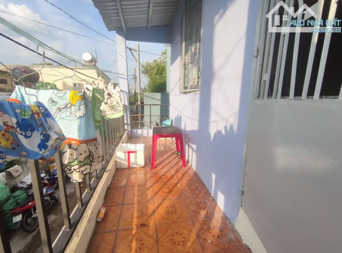 NHÀ VỊ TRÍ ĐẸP -QL22 - GIÁ TỐT - 2 TẦNG -55M2 - 1