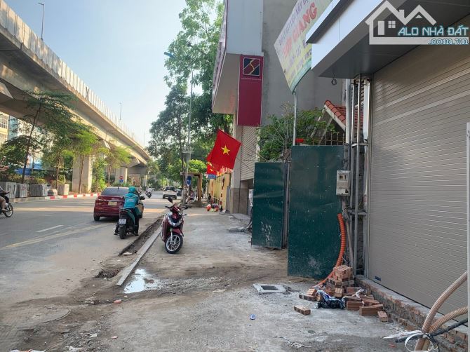 Đất mặt phố - Vừa ở Vừa Kinh Doanh - - Diện Tích 65m - Mặt Tiền 4.3m - Giá 23 Tỷ - 1