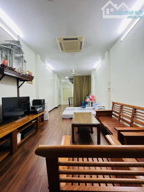 Bán Nhà ĐH Ngoại Ngữ Cầu Giấy Phân Lô Oto Tránh DT 43M Cách 1 Nhà Ra Mặt Phố Giá Tốt - 1