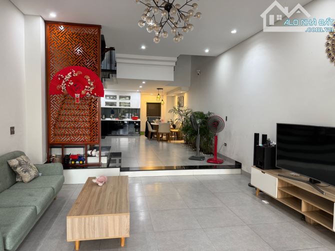 SIÊU PHẨM ĐỘC QUYỀN ĐƯỜNG BÀU GIA THƯỢNG - FULL NỘI THẤT - 1