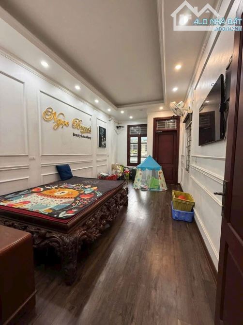 Bán nhà mặt đường Minh Khai kinh doanh buôn bán tốt - 1