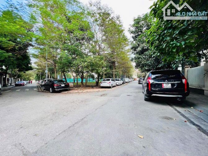SIÊU BIỆT THỰ LÔ GÓC LÀNG VIỆT KIỀU CHÂU ÂU, MỖ LAO, HÀ ĐÔNG 180m2-5 tầng, nhỉnh 49 tỷ - 1
