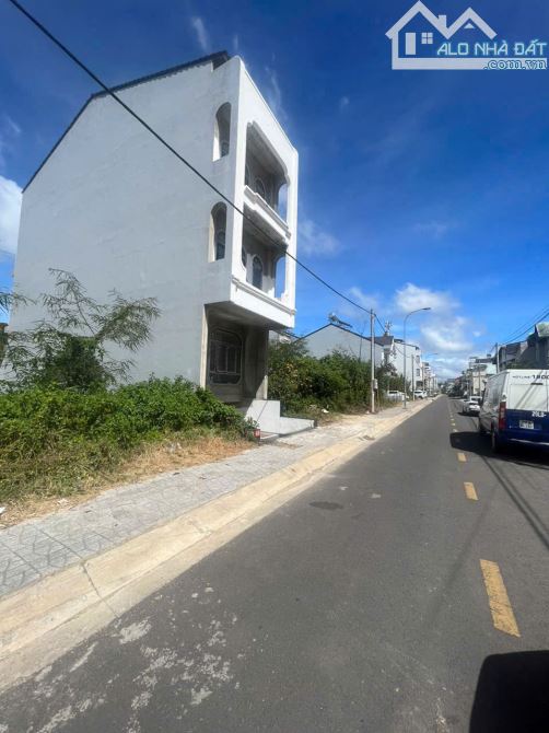 ✨🏡✨ Cần bán Đất Nhà Mặt Tiền, đường Phạm Hồng Thái, P.10, Đà Lạt, Cạnh siêu thị GO. - 1