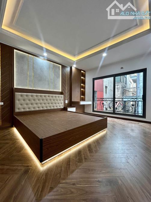 - Bán nhà đường Trần Cung, sát phố, nội thất xịn sò, 68m2, 14.5 tỷ. - 1