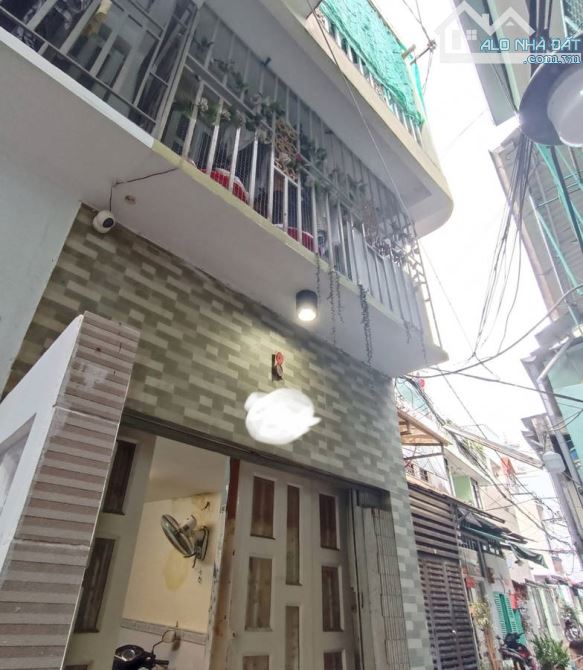 Nhà bán đường Nguyễn Chí Thanh. DTSD 22m, 3 tầng, giá 3,1 tỷ - 1