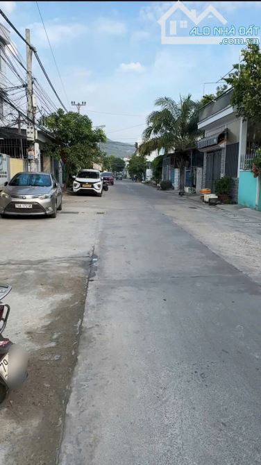 Bán đất mặt tiền Lư Giang Xã Phước Đồng 141.7m2 cách Nguyễn Tất Thành chỉ 50m - 1