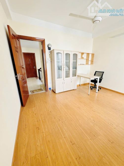 - KHU PHÂN LÔ V.I.P - NGAY KHU KHU CÔNG NGHIỆP TÂN BÌNH - 50M2 - 3TẦNG OTO NGỦ TRONG NHÀ - - 1