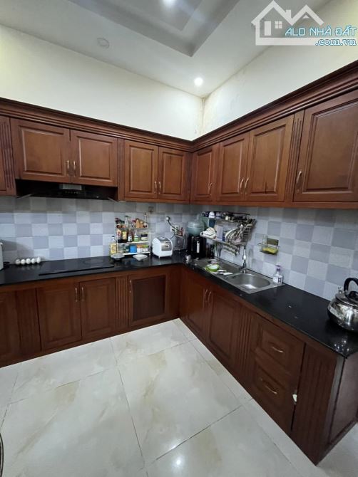 BÁN GẤP TRONG THÁNG ĐỂ ĐỊNH CƯ - MẶT TIỀN PHÓ ĐỨC CHÍNH - 76M2 - 5 TẦNG - 1