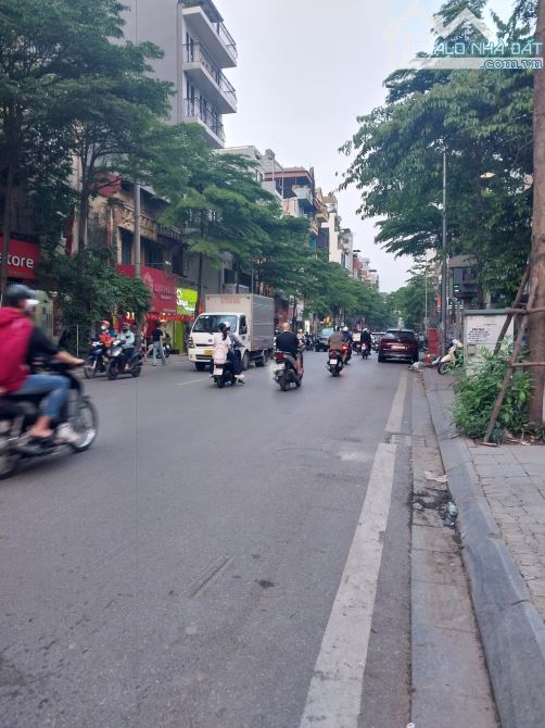Mặt phố Khâm Thiên - Kinh doanh sầm uất - Vỉa hè thông thoáng - Sổ đỏ cc. - Vị trí : Khâm - 1