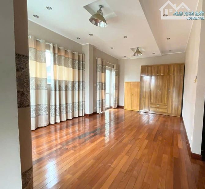 CHO THUÊ BIỆT THỰ AN DƯƠNG-TÂY HỒ ,Ô TÔ TRÁNH 205MX5T- KD-VP...CHỈ 40TR/1TH - 1