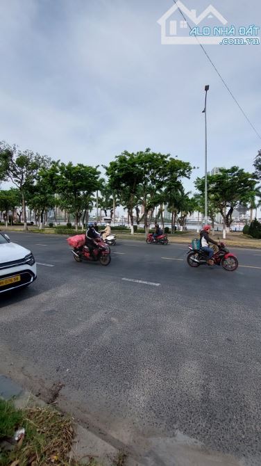 SẬP HẦM 3 LÔ LIỀN KỀ – GIÁ THẤP HƠN THỊ TRƯỜNG 35% – CÓ TÀI SẢN TRÊN ĐẤT TRỊ GIÁ HƠN 3 TỶ - 1