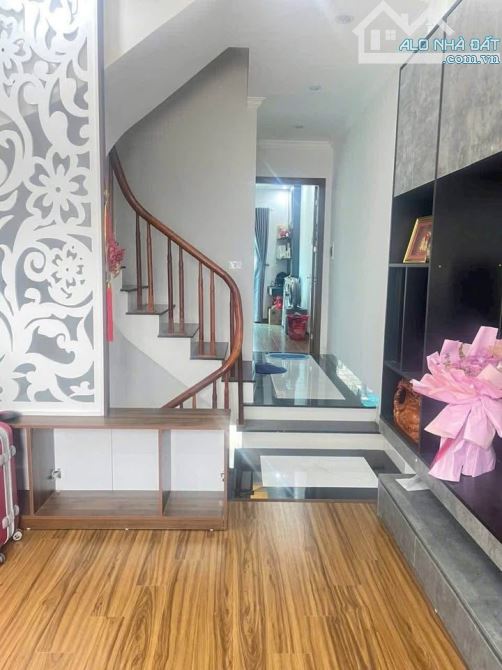 BẠN EM GIAO BÁN  NHÀ MẶT PHỐ – KINH DOANH ĐẸP – VỊ TRÍ VÀNG LA KHÊ GIÁ NHỈNH 8T - 1