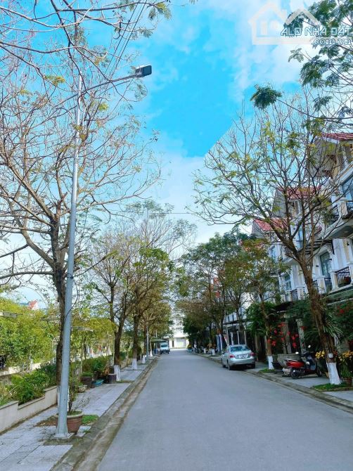 Bán nhà  2 Tầng KDT An Đông villa View công Viên - 1