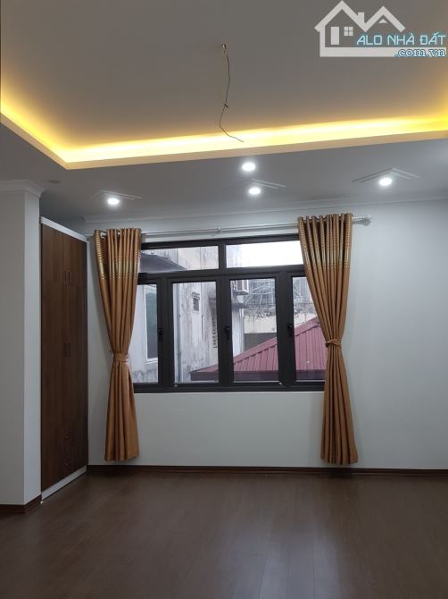Cần bán nhà riêng Phố Quan Nhân 55m 6Tg MT 4,5m chỉ 11,8 tỷ full NT ôtô 4 chỗ vào nhà. - 1