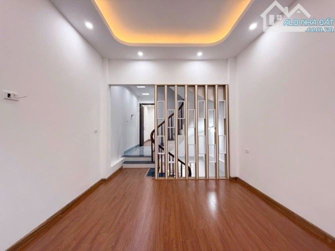 - Bán nhà đường Trần Cung, sát phố, nội thất xịn sò, 48m2, 10.5 tỷ. - 1