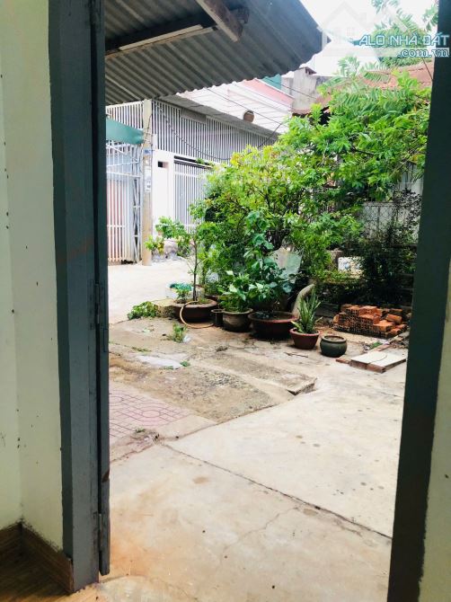 Nhà nguyên căn hẻm oto 80m2 , 2 pn đường Hùng Vương gần ngay Hoàng Anh Gia Lai - 1