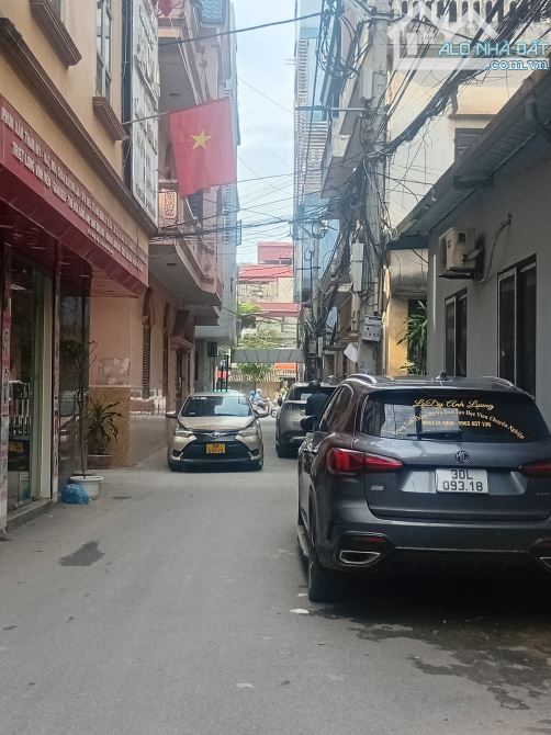 LÊ TRỌNG TẤN, NHÀ MỚI ĐẸP LONG LANH, THANG MÁY, GẦN PHỐ, Ô TÔ ĐỖ CÁCH NHÀ 20M. Dt 60m2, Nh - 5