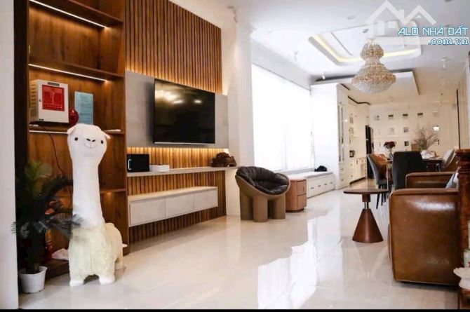 Bán biệt thự 4 tầng đường Trung Lương - Đảo Vip - Hoà Xuân có hồ bơi - 1