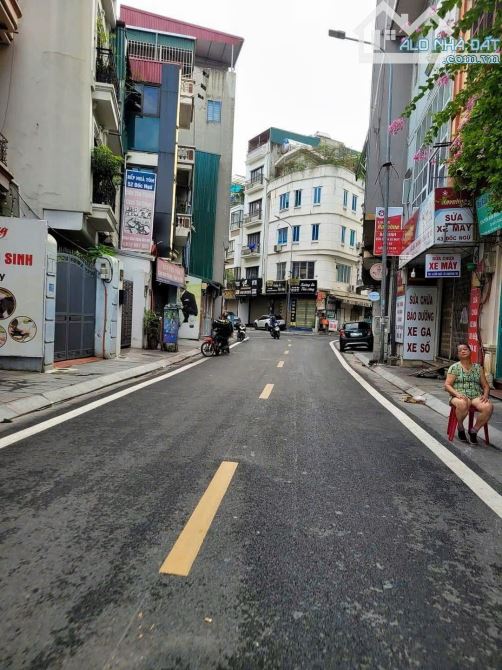Bán nhà mặt phố Đốc Ngữ 64.8m2, KD bất chấp, hàng xóm tướng tá, gần Hồ Tây - 1