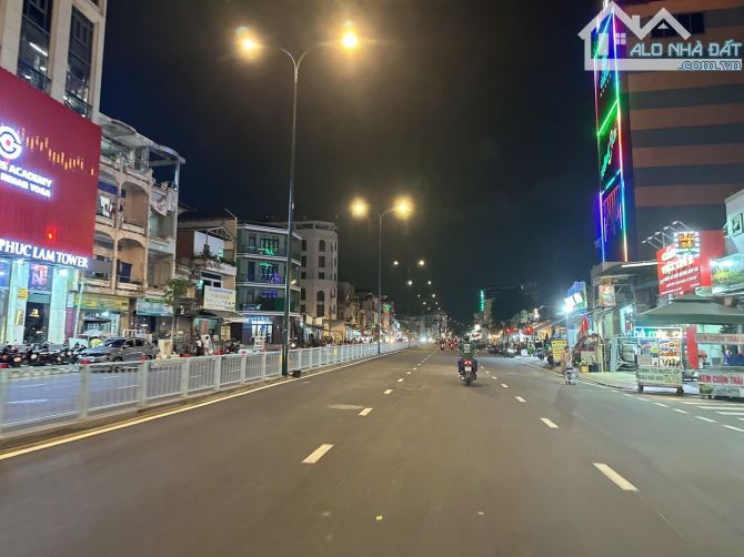 Biệt thự 6 lầu gỗ đỏ dát VÀNG DTSD 600m2 ngang 8m tặng NT Dương Quảng Hàm gần chợ 37.9 tỷ - 1