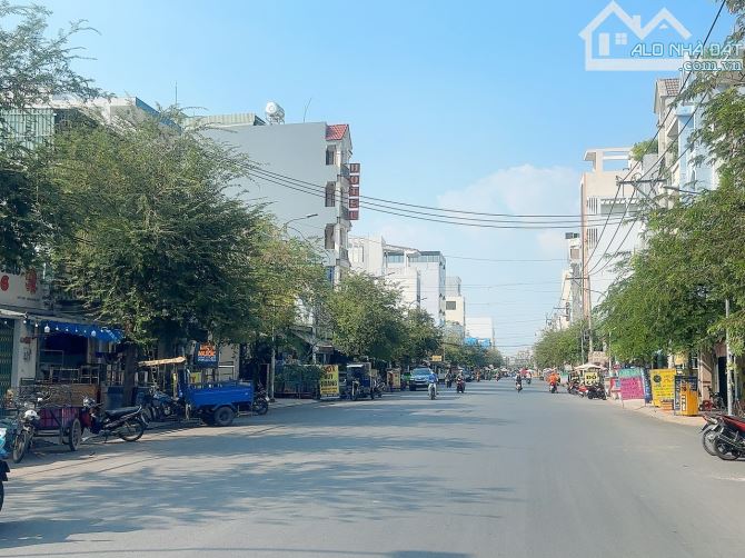 Bán MTKD đường 40m Phạm Văn Bạch P15 Tân Bình 135m2 ngang 5.2m xây VP chỉ 19 tỷ. - 1
