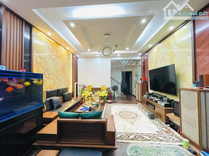 CẦN BÁN CCMN 9 PKK 6 TẦNG TM ĐỨC DIỄN BẮC TỪ LIÊM– LÔ GÓC GẦN ÔTÔ– DT 52M/6T/NHỈNH 9 TỶ