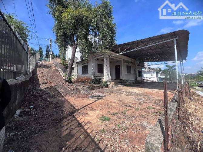 Bán 1 chiếc View xịn xò hơn 2.000m2 trong lòng thành phố.  6 phút tới ngã sáu BMT. 13,9 Tỷ - 1