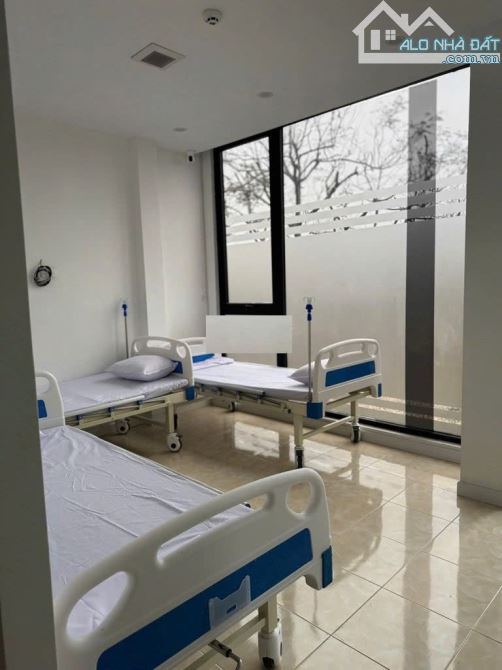 ❤️CHO THUÊ Nhà Mặt Phố Nguyễn Đình Hoàn, DT 50m, 5 tầng, MT 9.2m, THÔNG SÀN, KINH DOANH - 1