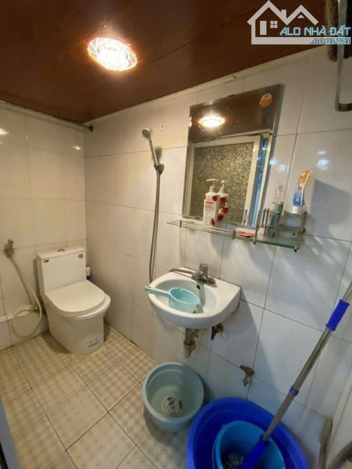 NHỈNH 1 TỶ CÓ NHÀ TẦNG 1 TẬP THỂ THANH NHÀN, QUỲNH MAI QUẬN HAI BÀ TRƯNG. - 1