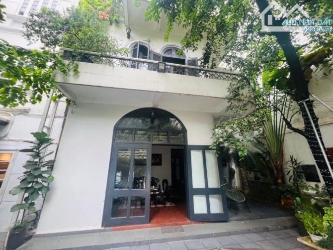 Bán nhà Đội Cấn, diện tích 375m x 4 tầng, mặt tiền 10m, giá 93 tỷ. - 1