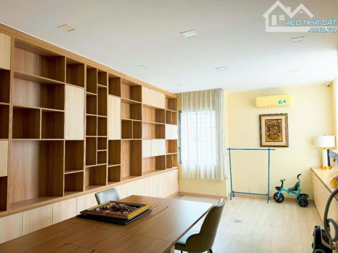 TÒA NHÀ 8 TẦNG THANG MÁY-12.5Mx16M-ĐA CÔNG NĂNG - NGAY ETOWN CỘNG HÒA P.13 TÂN BÌNH - 12