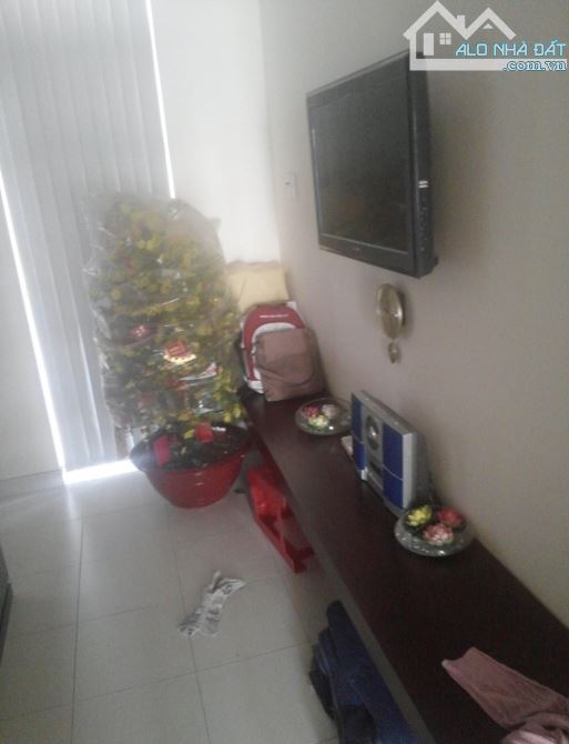 Nhà 38m² Bà Hom xây 1 trệt 2 lầu. Hẻm oto 6m thông, sổ chính chủ. Giá chỉ 2,4 tỷ còn TL - 12