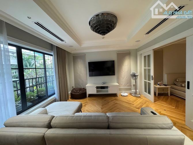 BIỆT THỰ  MT NGUYỄN VĂN THỦ VS MẠC ĐỈNH CHI- NGANG 8,5M- 4 TẦNG- 88 TỶ - 12