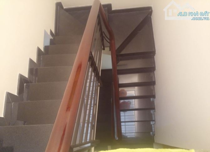Nhà 38m² Bà Hom xây 1 trệt 2 lầu. Hẻm oto 6m thông, sổ chính chủ. Giá chỉ 2,4 tỷ còn TL - 13