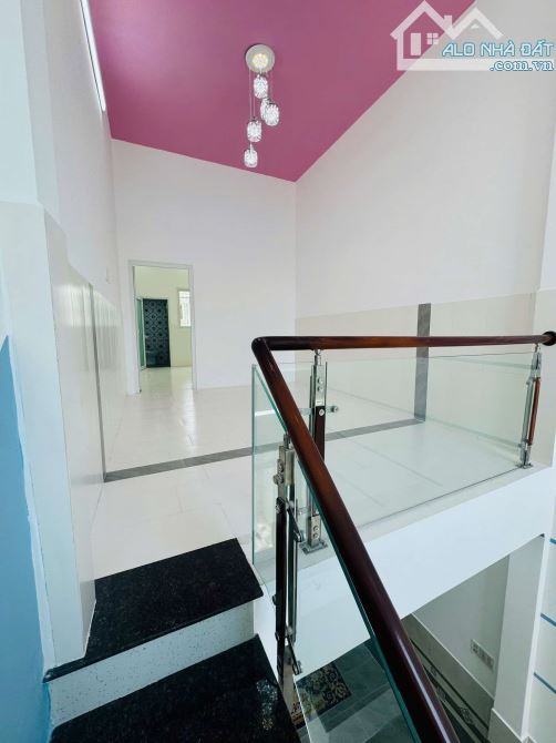 Cho thuê nhà 3 phòng ngủ Nguyễn Trãi có máy lạnh 8 triệu - 13