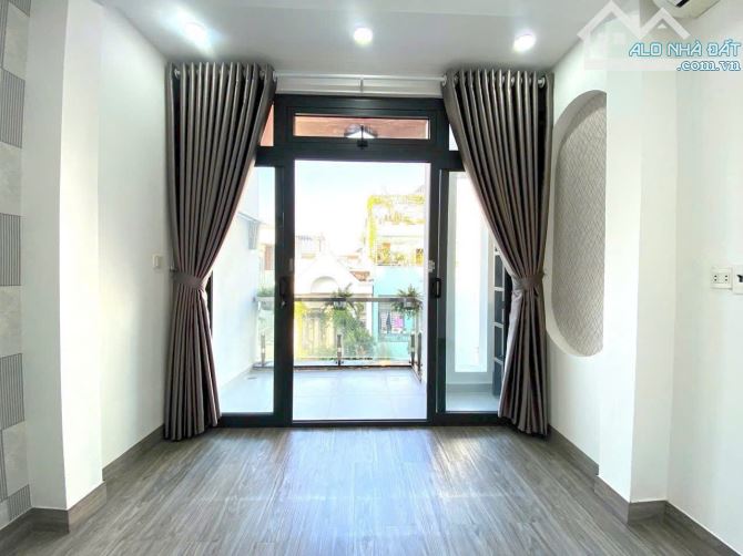 Chỉ 2 tỷ 650 cho căn 45m² Đoàn Văn Bơ xây 1 trệt 2 lầu. Hẻm 5m thông Nguyễn Tất Thành. SHR - 16