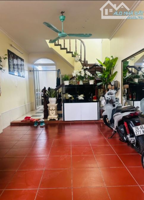 Bán nhà Lạc Long Quân 76m2×4T 15 tỷ - 2