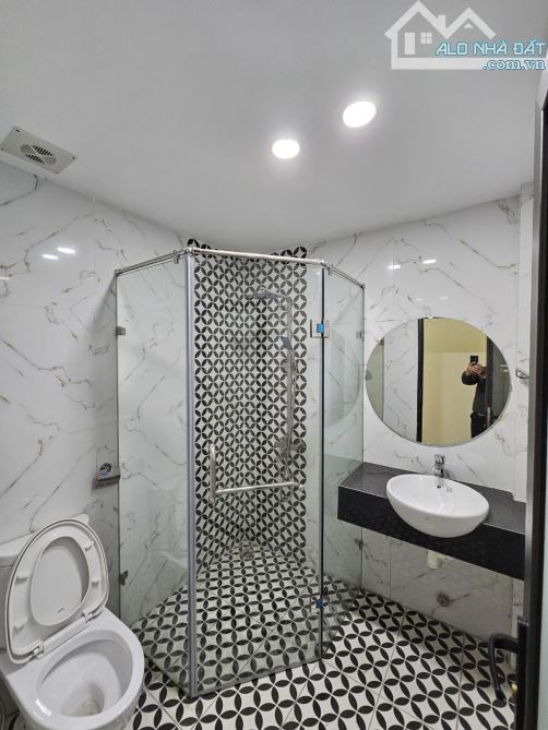 NHÀ ĐẸP MỚI TINH NGỌC LÂM - NGUYỄN VĂN CỬ O TO ĐỖ CỬA - BAY NHANH - 2