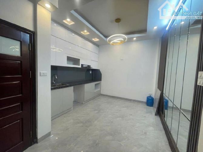 BÁN NHÀ 5 TẦNG HOÈ THỊ , NAM TỪ LIÊM, Ô TÔ VÀO NHÀ ,KINH DOANH ĐỈNH, 40M 5 TẦNG, HƠN 8 TỶ - 2