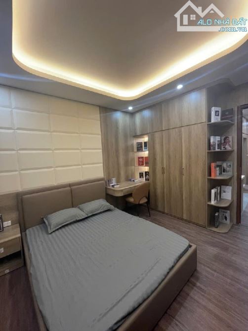 Chung cư 110 m 3pn 2 vs NGÕ 28 XUÂN LA SỔ ĐỎ:5.6 TỶ LH E - 2