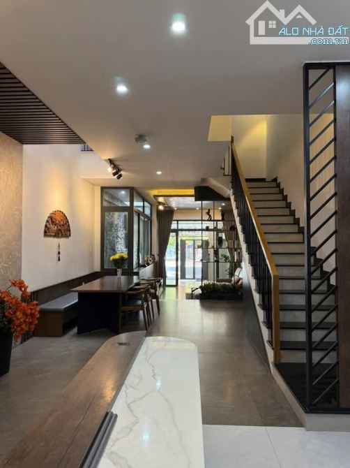 🏡 Nhà Mai Dịch, Cầu Giấy - Tuyệt tác bất động sản 🏡  💰 Giá bán: 20 tỷ  🏢 - 2