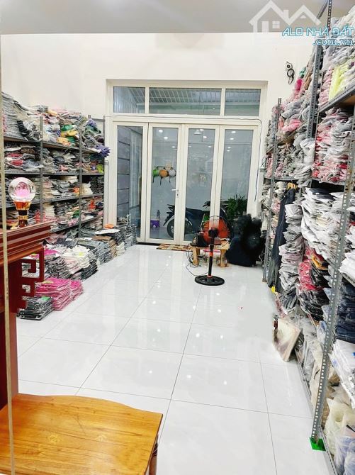 NGAY LÊ TRỌNG TẦN  - HẺM ÔTÔ- 70M2 - 1 BƯỚC QUA ChỢ - 3 BƯỚC QUA TRƯỜNG - CHỈ 5XTỶ. CÒN TL - 2