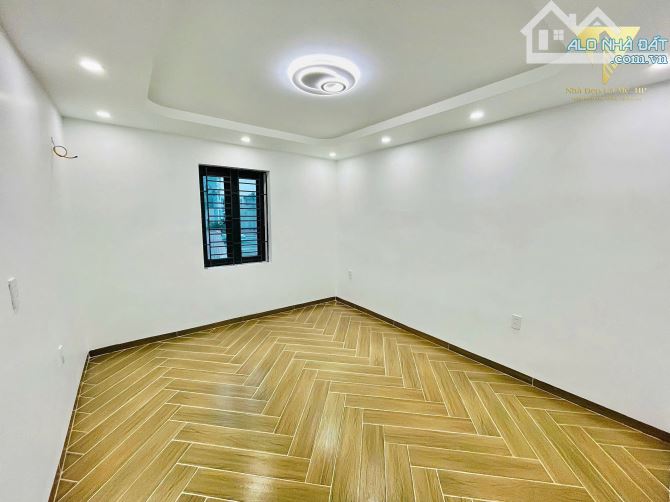Nhà 3,5 tầng sân cổng riêng phố Chợ Hàng ngay gần đường Hồ Sen ,thẳng ngõ 1 ngoặt tới nhà - 2