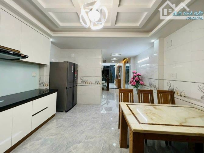 Bán nhà ngay Võ Văn Tần, Q3. Giá: 4 tỷ 090tr, sổ hồng riêng, kinh doanh sầm uất - 2