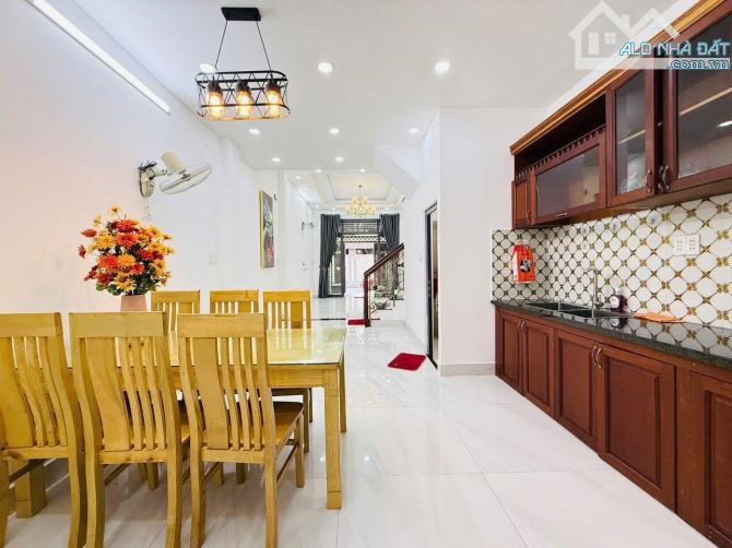 Mua nhanh căn nhà đẹp 58.4m2 ngay Lê Văn Lương, Quận 7. Giá: 4 Tỷ 090. SHR, hẻm xe hơi - 2