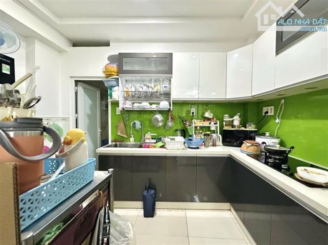 Nhà đúc 5 tầng BTCT, mới, đẹp, HXH trung tâm Q3, 33m2, 3,3m X 10m 7,9 tỷ . - 2