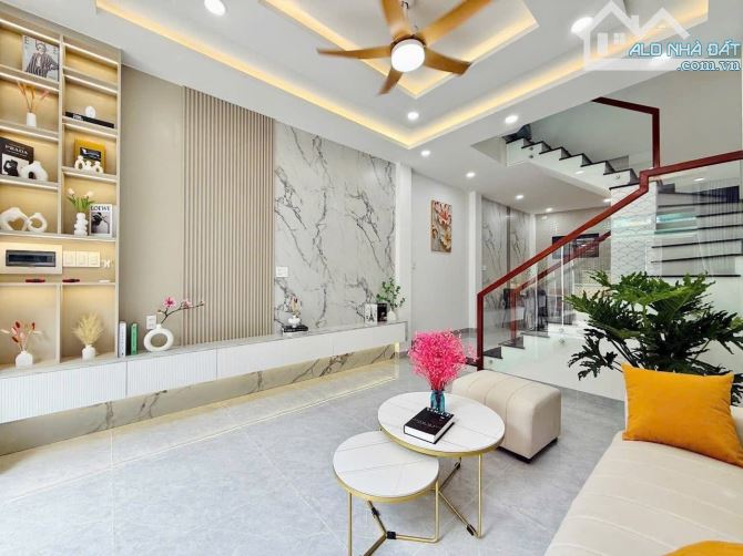 Nhà mặt phố giá rẻ đường Nguyễn Công Trứ, Q1 đang cho thuê 25tr/tháng - Giá 5tỷ090/52m2 - 2